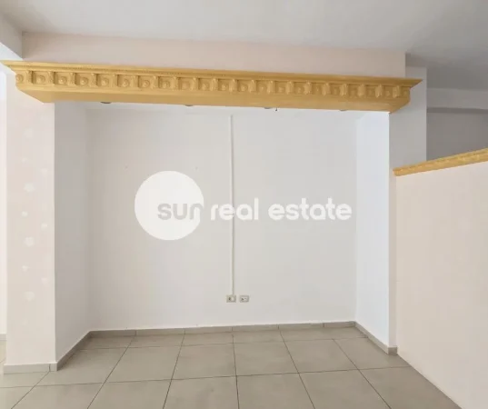 Shkoder, shitet ambjent biznesi Kati 0, 44 m² 77.000 € (PARRUCE)