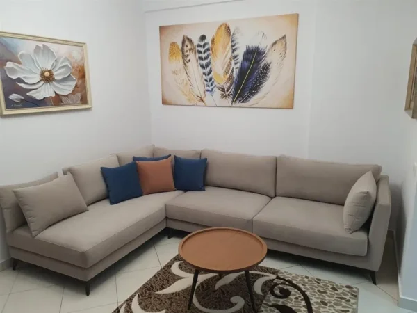 Tirane, jepet me qera apartament 1+1 Kati 3, 60 m² 600 € (KODRA DIELLIT)