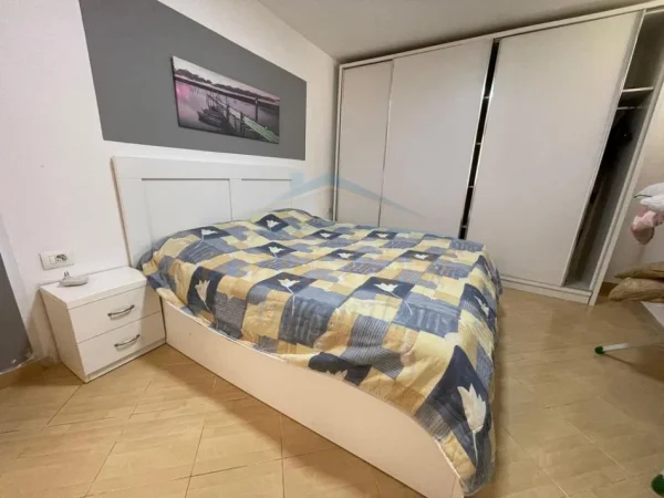 Tirane, jepet me qera apartament 2+1 Kati 1, 75 m² 500 € (Brryli , Rruga Vllazen Huta)