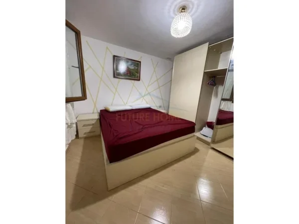 Tirane, jepet me qera apartament 2+1 Kati 1, 75 m² 500 € (Brryli , Rruga Vllazen Huta)