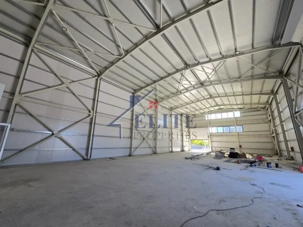 Tirane, jepet me qera magazine Kati 0, 760 m² 2.660 € (Prush)