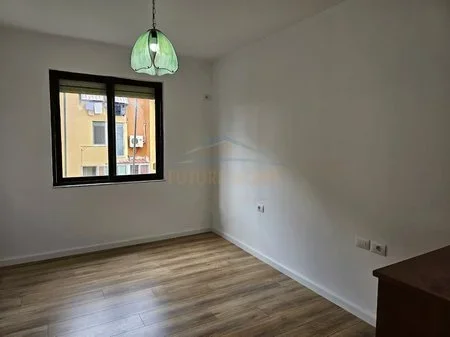 Tirane, shitet apartament 2+1 Kati 5, 81 m² 165.000 € (FUSHA AVIACIONIT)