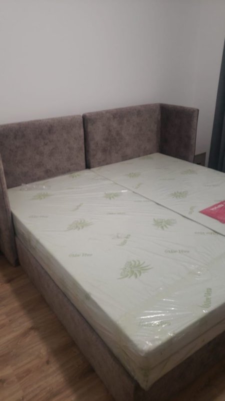 Tirane, jepet me qera apartament 1+1 Kati 4. 550 € (Kupola)