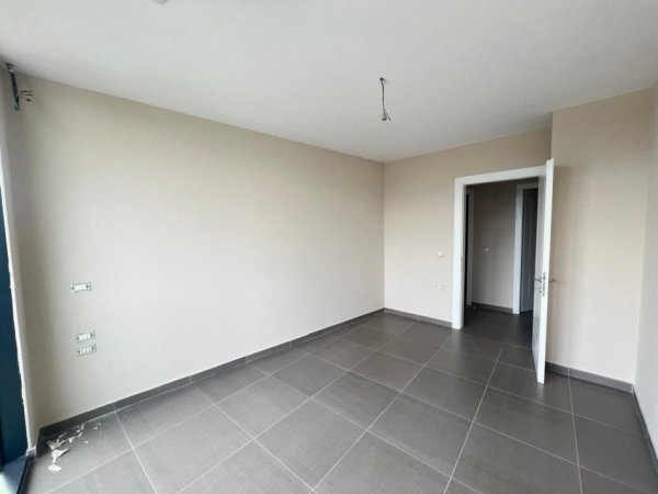 Tirane, jepet me qera zyre Kati 3, 130 m² 2.000 € (Lake View Residence)