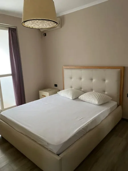 Tirane, jap me qera apartament 2+1 Kati 2, 80 m² 550 € (Rruga Xhamfizo Keko)