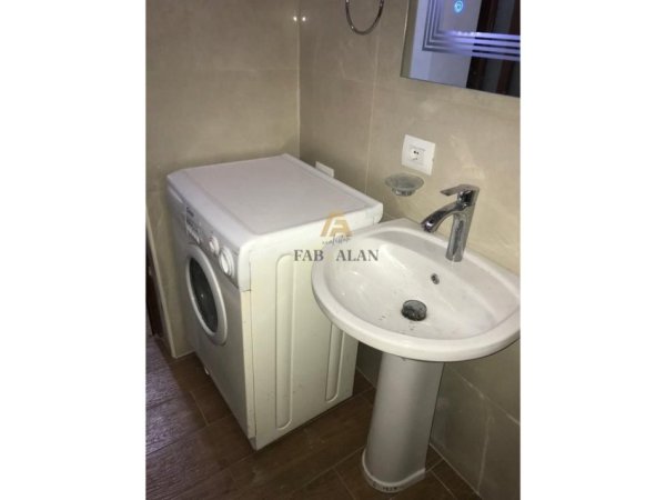 Tirane, shitet garsonier Kati 1, 20 m² 55.000 € (Rruga Ferit Xhajko)