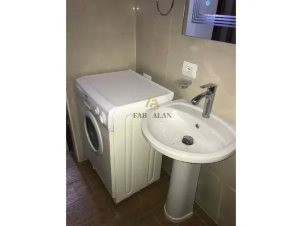 Tirane, shitet garsonier Kati 1, 20 m² 55.000 € (Rruga Ferit Xhajko)