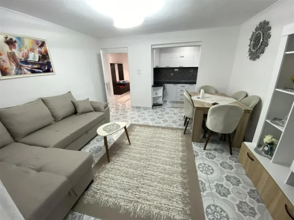 Tirane, jepet me qera apartament 2+1 Kati 4, 75 m² 600 € (ISH RESTORANT DURRESI)