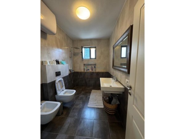 Tirane, shitet apartament 2+1 Kati 3, 160 m² 650.000 € 