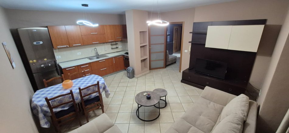 Tirane, jepet me qera apartament 2+1 Kati 5, 630 € 
