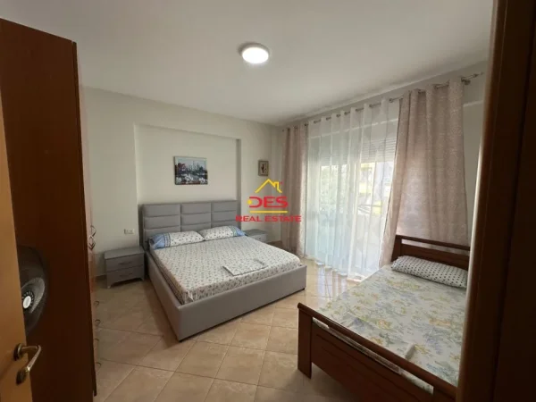 Vlore, jepet me qera apartament 1+1+Ballkon Kati 5, 70 m² 250 € (Rruga murat Tërbaçi)