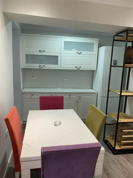 Tirane, jepet me qera apartament 2+1+Ballkon Kati 2, 80 m² 550 € (KONGRESI I MANASTIRIT)