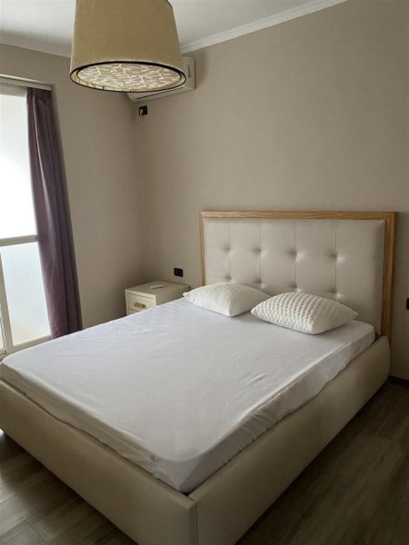 Tirane, jepet me qera apartament 2+1+Ballkon Kati 2, 80 m² 550 € (KONGRESI I MANASTIRIT)