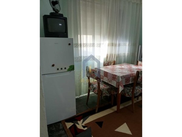 Tirane, jap me qera apartament 2+1+Ballkon Kati 4, 85 m² 450 € (Kinostudio Xhamia Xhura)