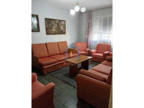 Tirane, jap me qera apartament 2+1+Ballkon Kati 4, 85 m² 450 € (Kinostudio Xhamia Xhura)