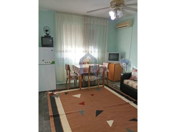 Tirane, jap me qera apartament 2+1+Ballkon Kati 4, 85 m² 450 € (Kinostudio Xhamia Xhura)