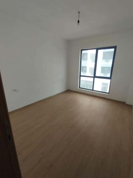 Tirane, jepet me qera apartament 3+1+Ballkon Kati 3, 135 m² 450 € (5 maji)