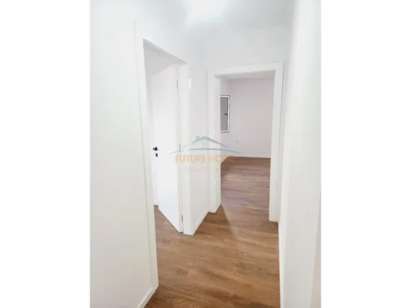 Tirane, shitet apartament 2+1+Ballkon Kati 4, 77 m² 155.000 € 