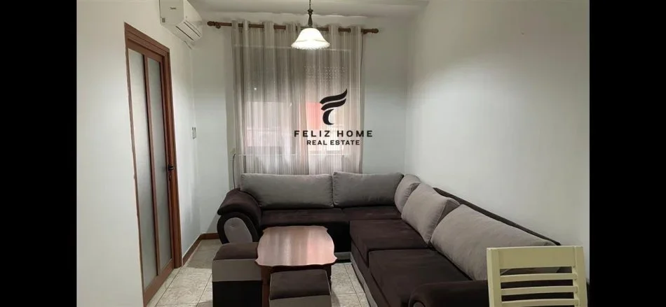 Tirane, jepet me qera apartament 1+1 Kati 3, 55 m² 550 € (MYSLYM SHYRI)