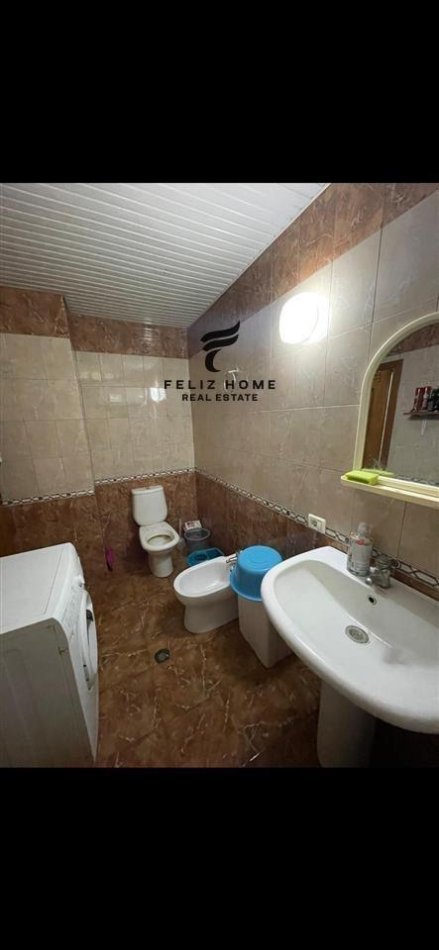 Tirane, jepet me qera apartament 1+1 Kati 3, 55 m² 550 € (MYSLYM SHYRI)