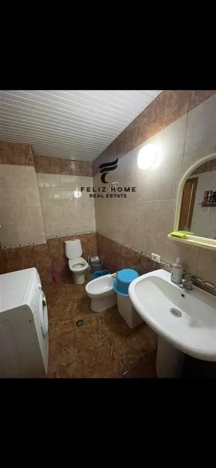 Tirane, jepet me qera apartament 1+1 Kati 3, 55 m² 550 € (MYSLYM SHYRI)