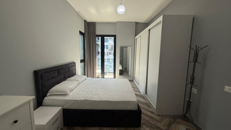 Tirane, jepet me qera 3+1 Kati 5, 120 m² 1.200 € (Square 21)