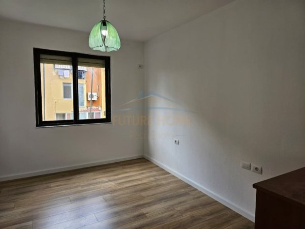 Tirane, shitet apartament 2+1+Ballkon Kati 5, 81 m² 165.000 €