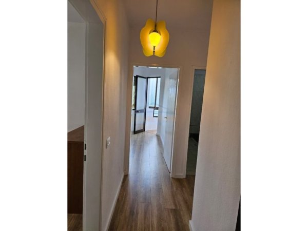 Tirane, shitet apartament 2+1+Ballkon Kati 5, 81 m² 165.000 €
