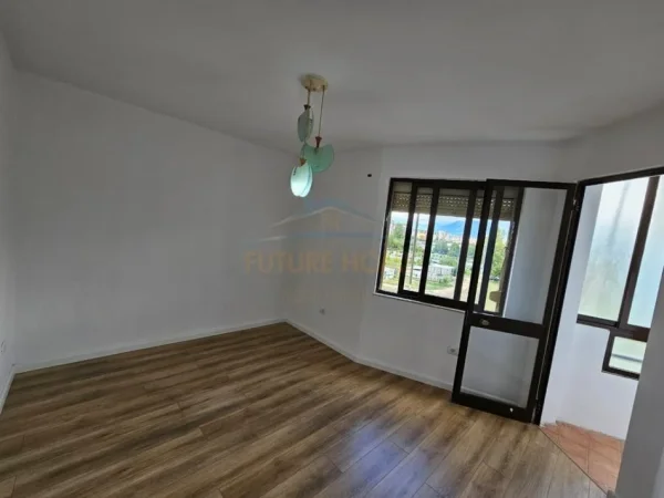 Tirane, shitet apartament 2+1+Ballkon Kati 5, 81 m² 165.000 €