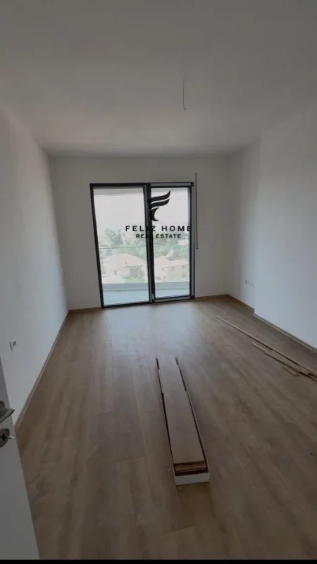 Tirane, jepet me qera apartament 1+1 Kati 4, 70 m² 450 € (DON BOSKO)