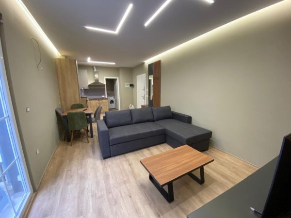 Tirane, jap me qera apartament 2+1 Kati 2, 70 m² 390 € (kompleksi tom doshi)