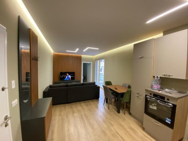 Tirane, jap me qera apartament 2+1 Kati 2, 70 m² 390 € (kompleksi tom doshi)