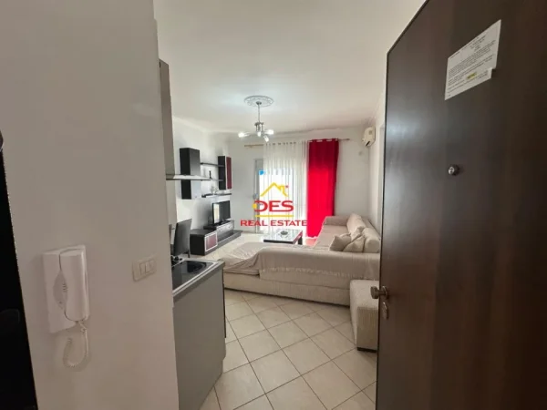Shqiperi, jepet me qera apartament 1+1+Ballkon Kati 5, 70 m² 250 € (Rruga Murat Tërbaçi)