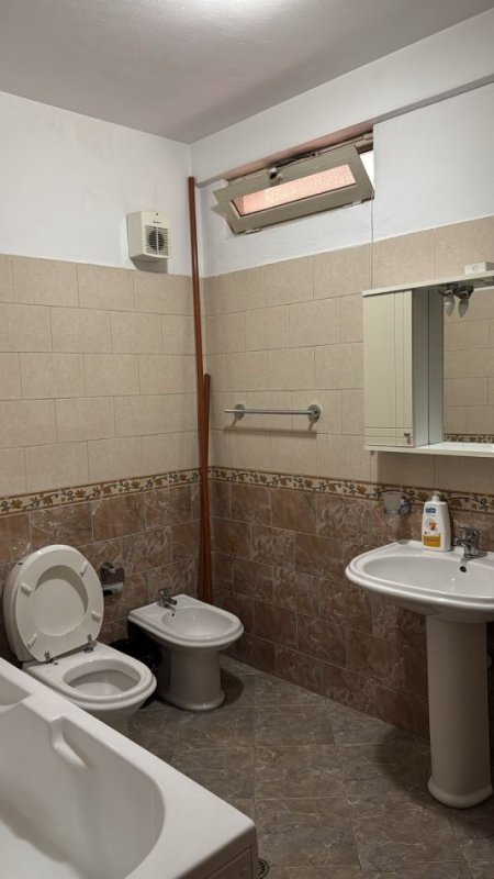 Tirane, jepet me qera apartament 2+1 Kati 4, 113 m² 550 € (don bosko)