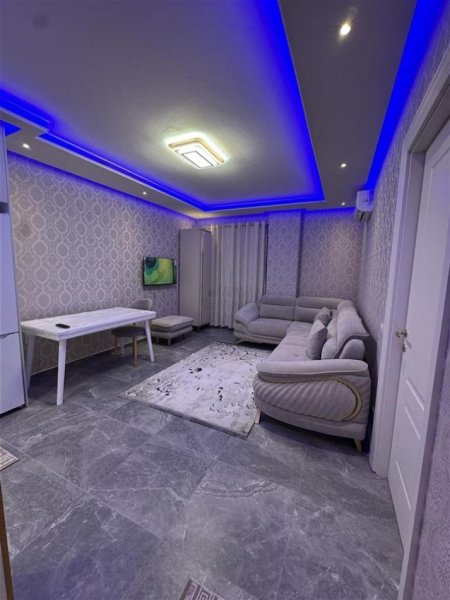 Tirane, jepet me qera apartament 1+1+Ballkon Kati 8, 70 m² 500 € (UNIVERS CITY)