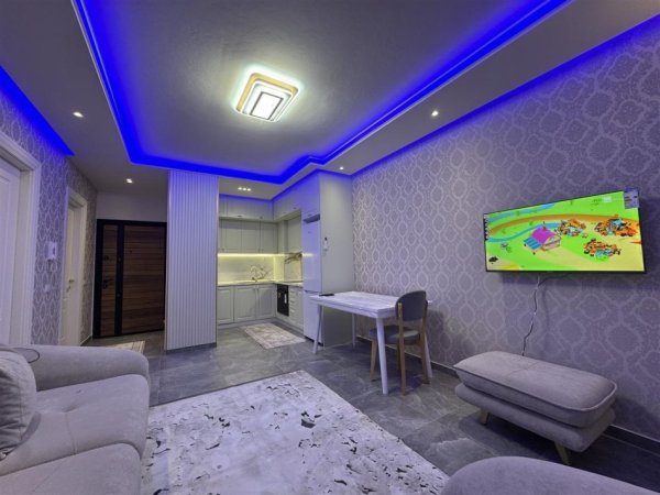 Tirane, jepet me qera apartament 1+1+Ballkon Kati 8, 70 m² 500 € (UNIVERS CITY)