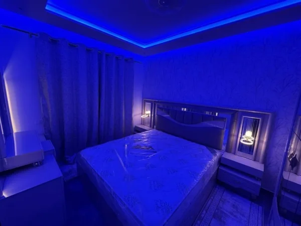 Tirane, jepet me qera apartament 1+1+Ballkon Kati 8, 70 m² 500 € (UNIVERS CITY)