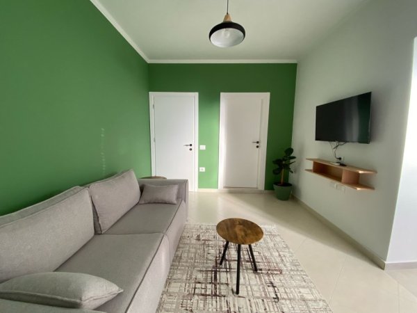 Jepet me qera 1+1 me ballkon te madhe ne katin e 10 ke ish kombinati i peshkut