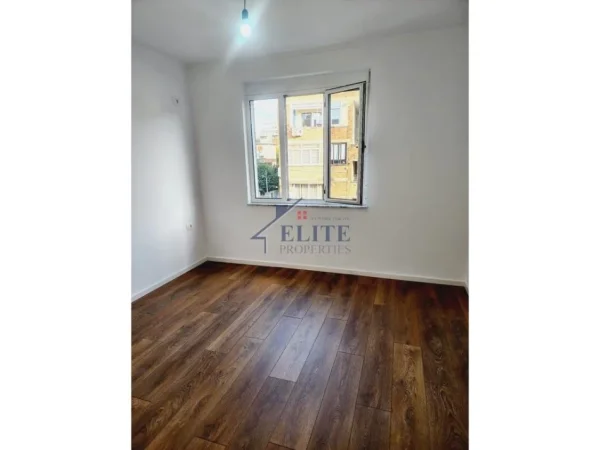 Tirane, shitet apartament 2+1 Kati 4, 77 m² 155.000 € (Shkolla 1 Maji)