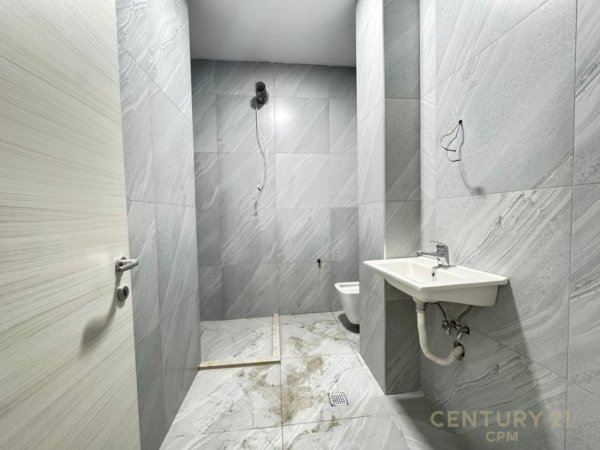 Tirane, jepet me qera apartament 2+1 Kati 1, 101 m² 630 € (Don Bosko)