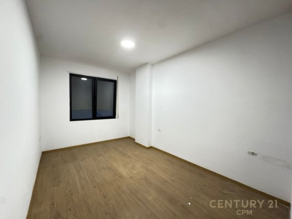 Tirane, jepet me qera apartament 2+1 Kati 1, 101 m² 630 € (Don Bosko)