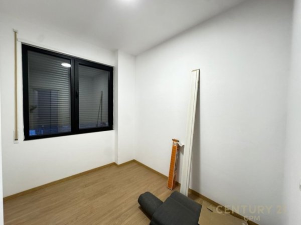 Tirane, jepet me qera apartament 2+1 Kati 1, 101 m² 630 € (Don Bosko)