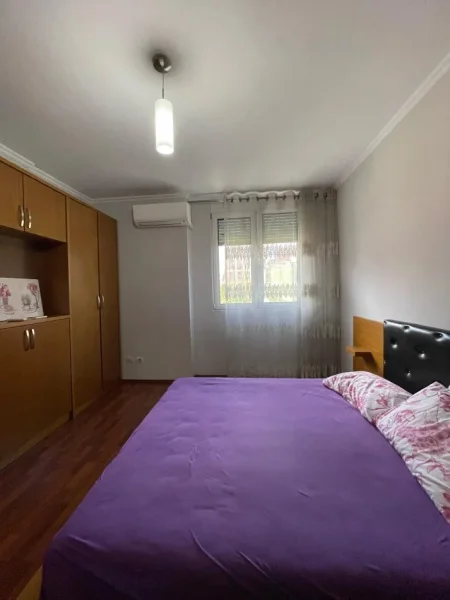 Tirane, shitet apartament 3+1 Kati 3, 124 m² 299.000 € (Rruga Him Kolli, prane rruges se Kavajes)