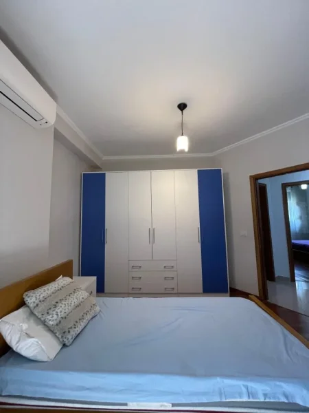 Tirane, shitet apartament 3+1 Kati 3, 124 m² 299.000 € (Rruga Him Kolli, prane rruges se Kavajes)
