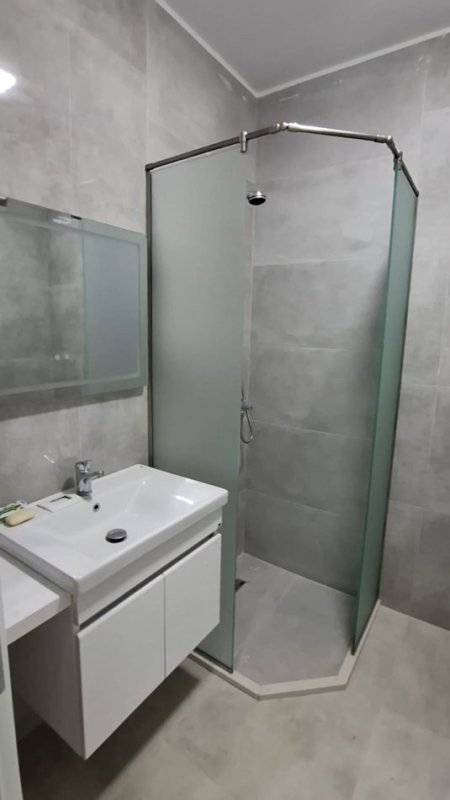 Tirane, jepet me qera apartament 1+1 Kati 6, 60 m² 600 € (YZBERISHT)