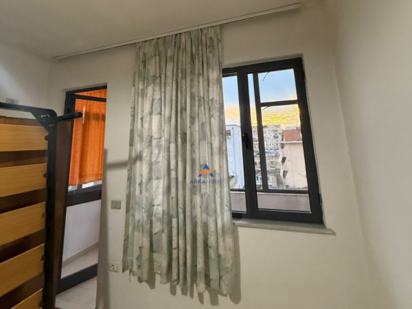 Tirane, jepet me qera apartament 1+1 Kati 5, 40 m² 450 € (PRANE KESHIT,VASIL SHANTO)