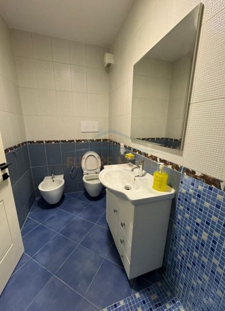 Tirane, shitet apartament 2+1+Ballkon Kati 7, 91 m² 215.000 € (Rruga Zihni Sako)