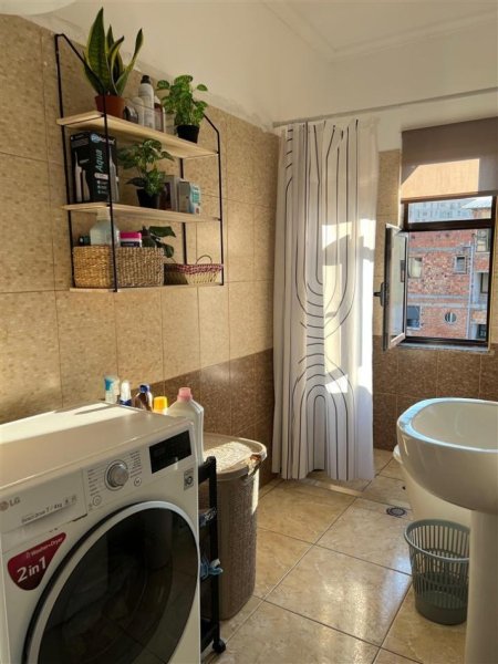 Tirane, shitet apartament 1+1+Ballkon Kati 5, 69 m² 154.000 € (MYSLYM SHYRI)