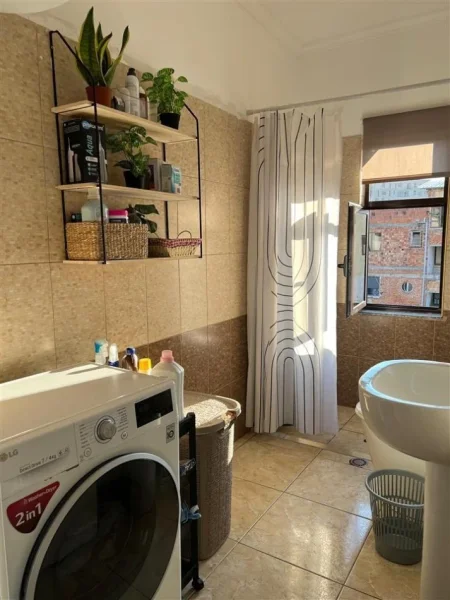 Tirane, shitet apartament 1+1+Ballkon Kati 5, 69 m² 154.000 € (MYSLYM SHYRI)