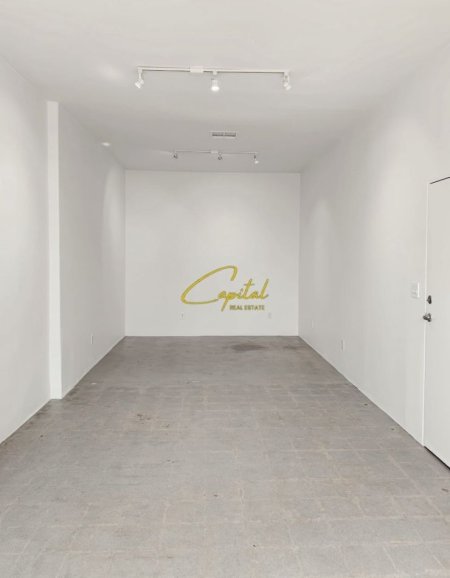 Tirane, jepet me qera dyqan Kati 0, 70 m² 1.000 € (RRUGA E DURRESIT)